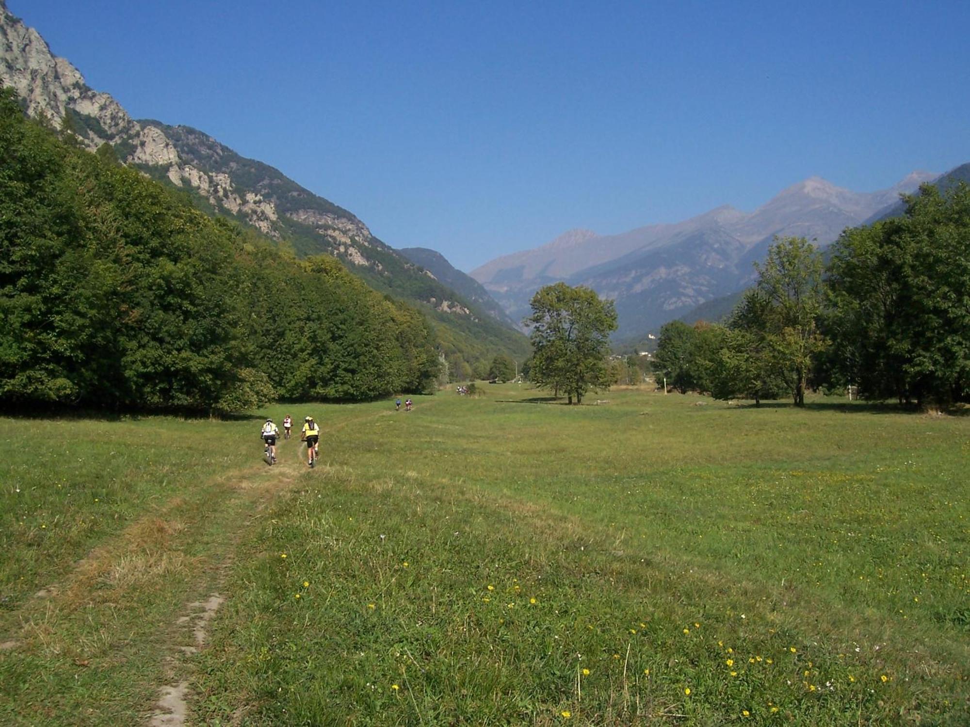 La Peiro Douco Guest House Roure Turin ภายนอก รูปภาพ